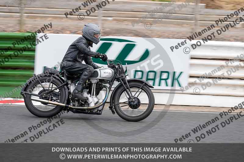 Vintage motorcycle club;eventdigitalimages;mallory park;mallory park trackday photographs;no limits trackdays;peter wileman photography;trackday digital images;trackday photos;vmcc festival 1000 bikes photographs